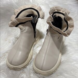 Toddler- Cream Ruffle-Trim Ankle Boots